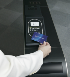 JAL国内線タッチ＆ゴーの改札機