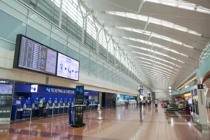 羽田空港国内線第二ターミナル出発ロビー